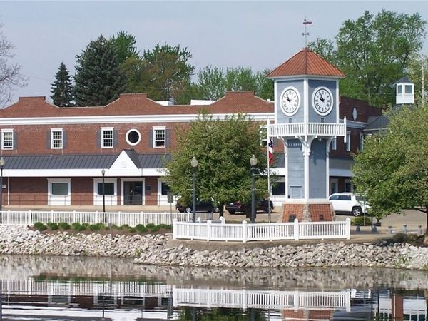 470 Portage Lakes Drive, Unit 212, Coventry, OH 44319