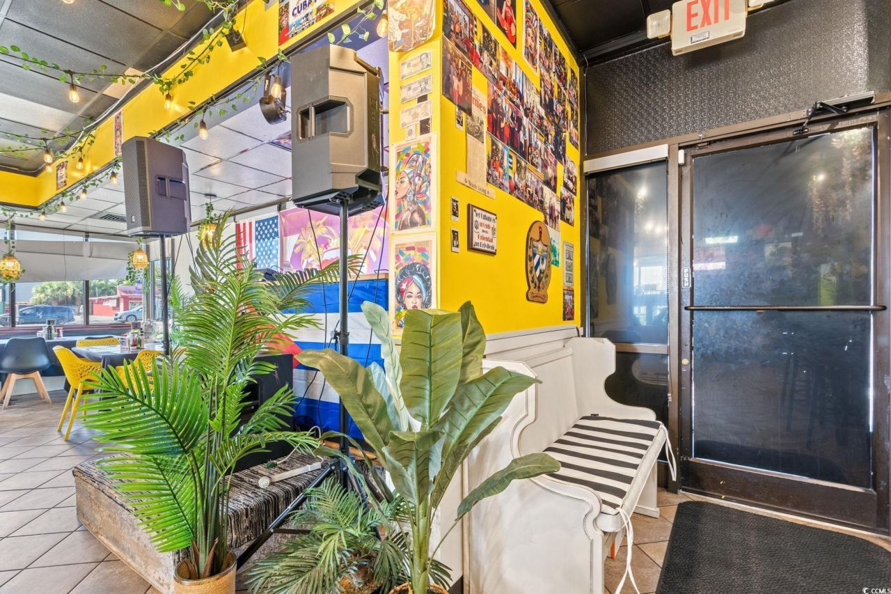 70 Highway 17 South Photo 18