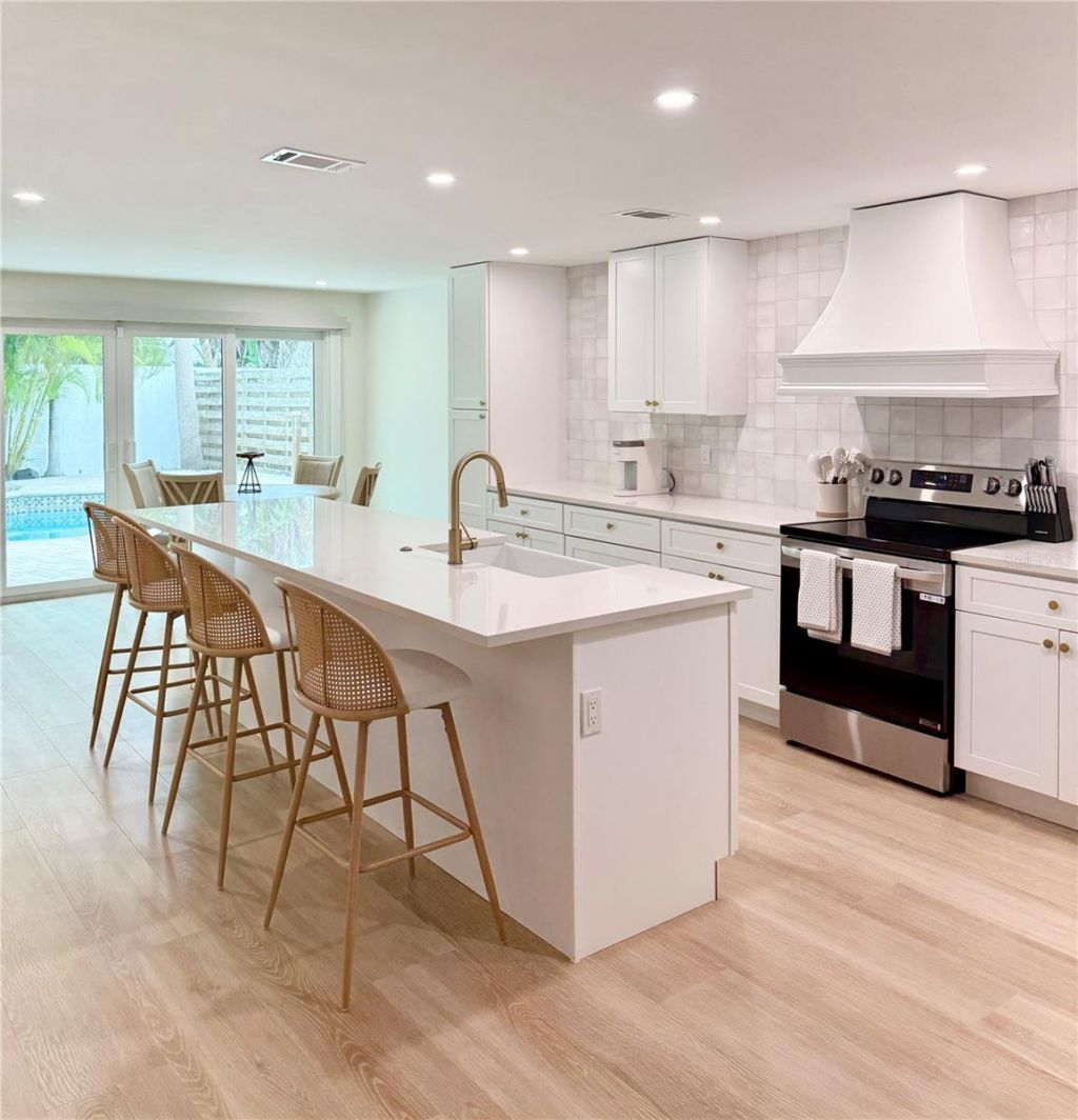 156 N Blvd Of The Presidents, Sarasota, FL 34236 Photo