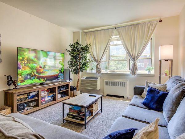 144-60 Gravett Road, Unit 4J, Flushing, NY 11367