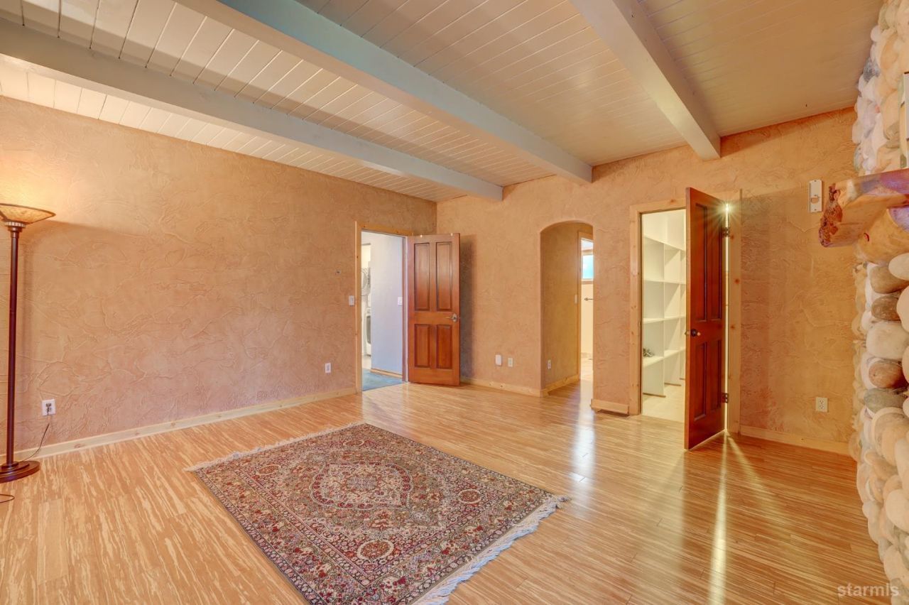 1932 Kokanee Way, South Lake Tahoe, CA 96150 Photo