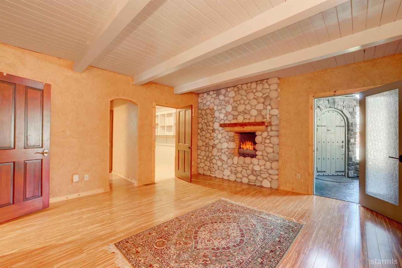 1932 Kokanee Way, South Lake Tahoe, CA 96150 Photo