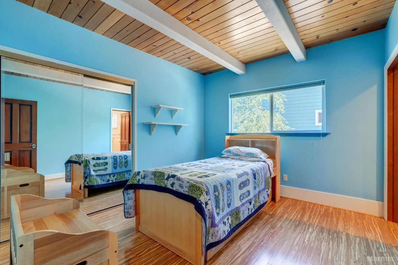 1932 Kokanee Way, South Lake Tahoe, CA 96150 Photo