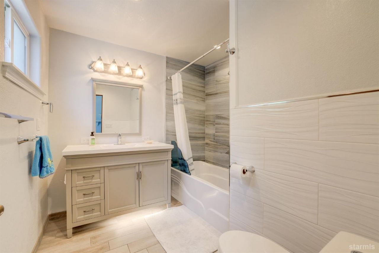 1932 Kokanee Way, South Lake Tahoe, CA 96150 Photo