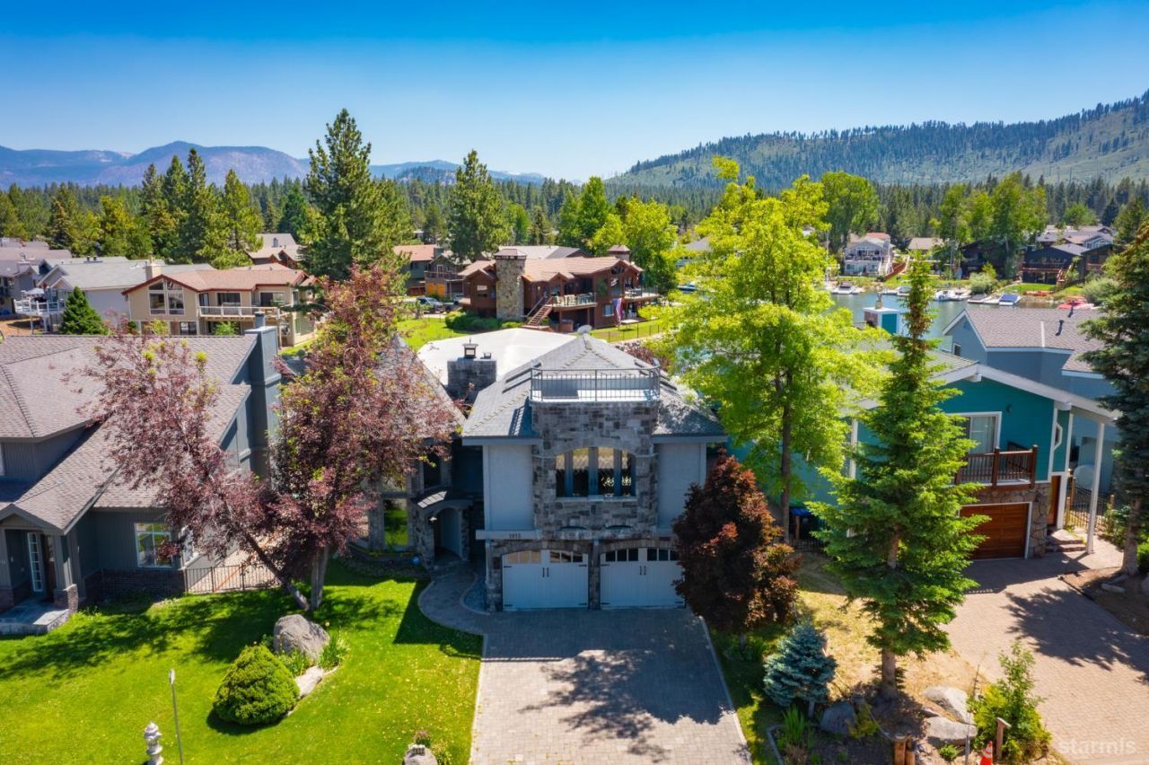 1932 Kokanee Way, South Lake Tahoe, CA 96150 Photo