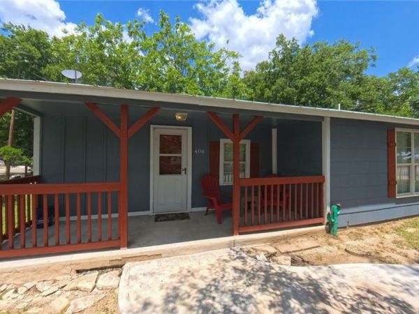406 7th Street, Bandera, TX 78003