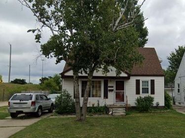 26828 Waldorf Street, Roseville, MI 48066