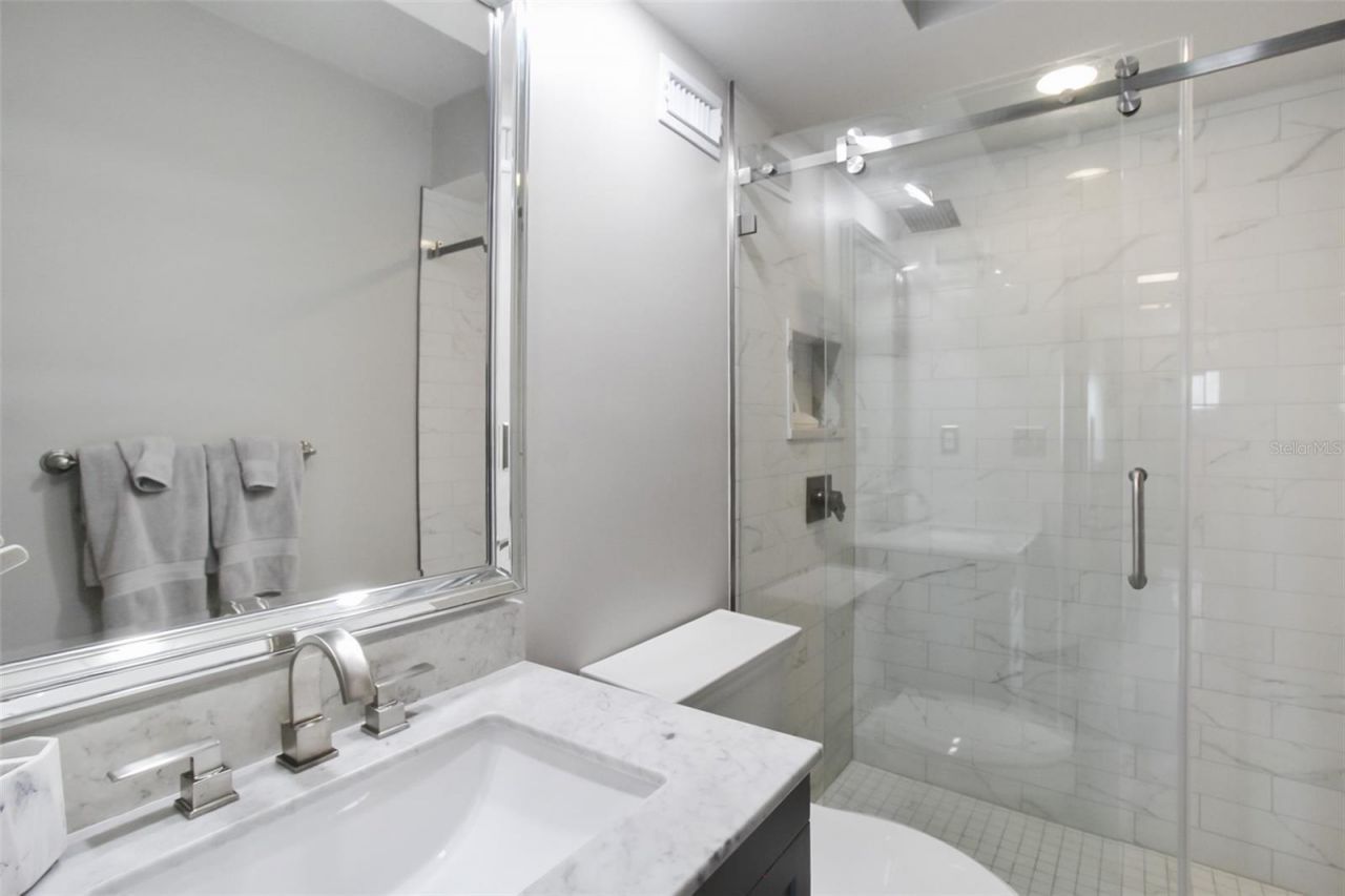 1050 Longboat Club Road, Unit 702, Longboat Key, FL 34228 Photo