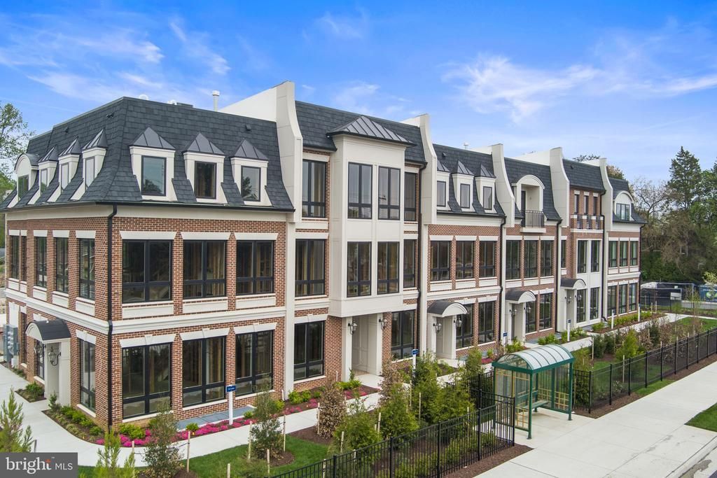 7054 Liberty Lane, McLean, VA 22101 Main Photo