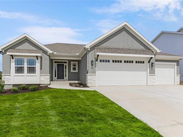25446 W 91st Terrace, Lenexa, KS 66227
