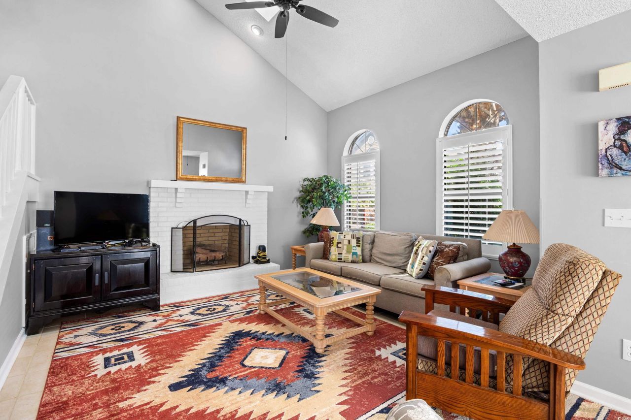 1004 Edge Dr. Photo 14