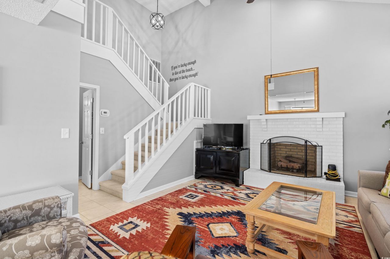 1004 Edge Dr. Photo 15