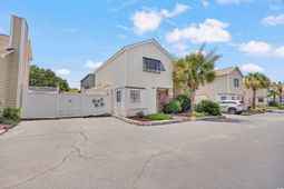 1004 Edge Dr. photo 4