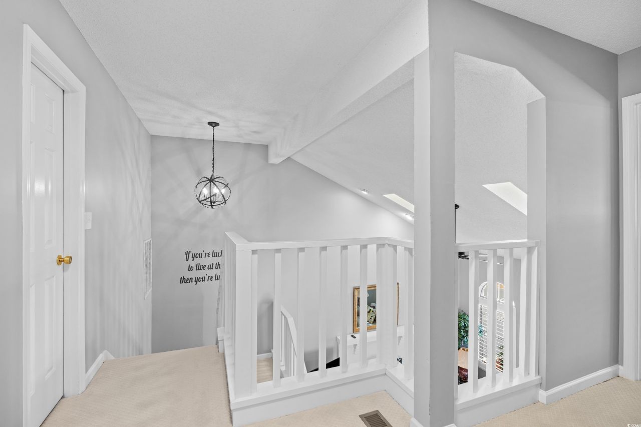 1004 Edge Dr. Photo 25