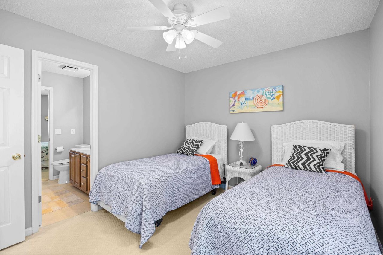 1004 Edge Dr. Photo 32