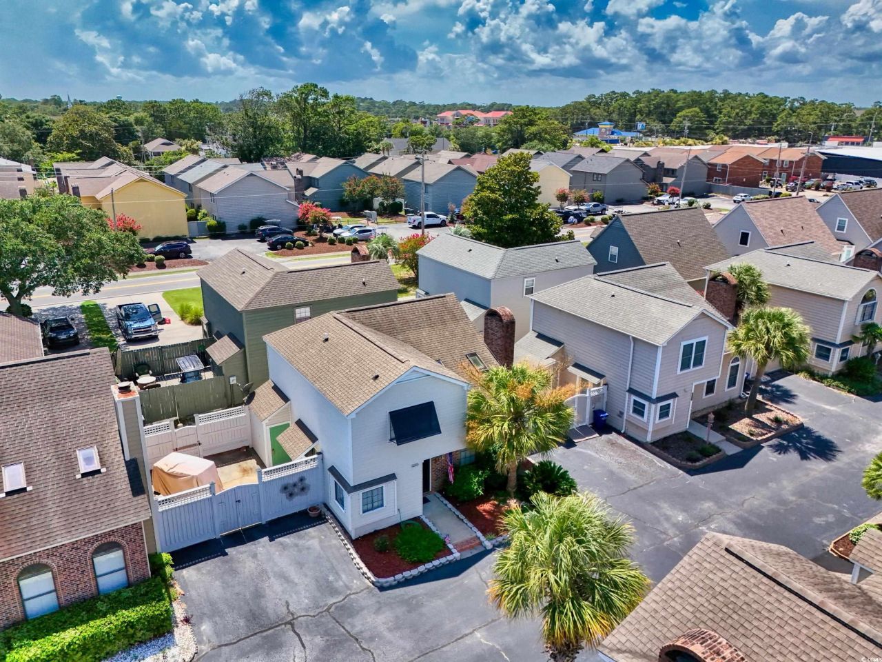 1004 Edge Dr. Photo 4