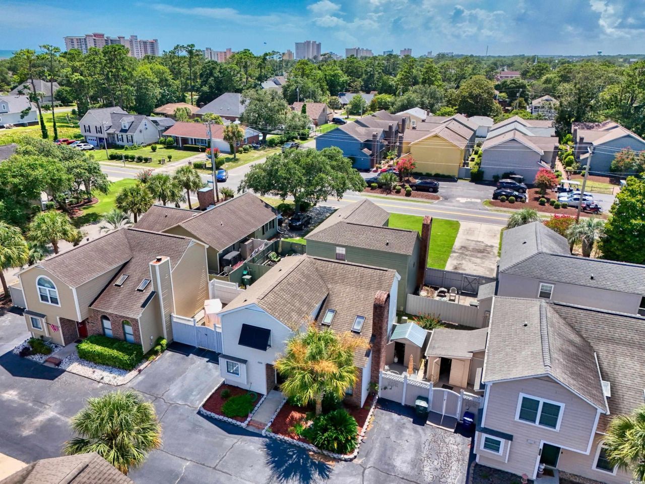 1004 Edge Dr. Photo 5