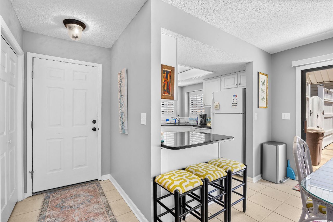 1004 Edge Dr. Photo 7