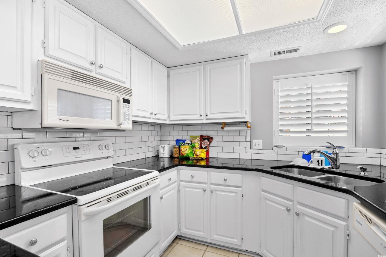 1004 Edge Dr. Photo 8