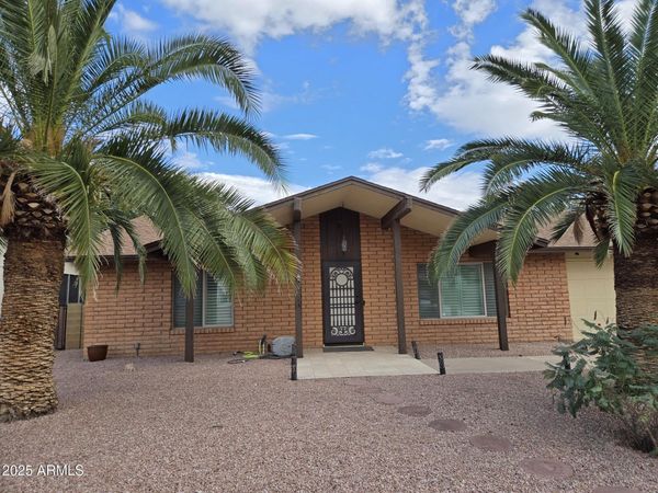 11401 S SHOSHONI Drive, Phoenix, AZ 85044