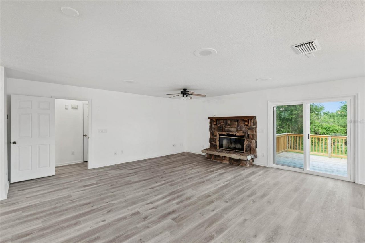 41636 Outlaw Lane, Weirsdale, FL 32195 Photo