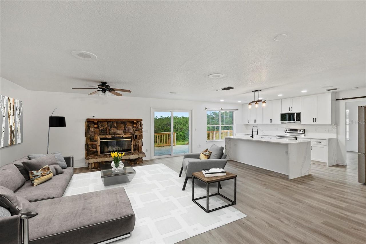 41636 Outlaw Lane, Weirsdale, FL 32195 Photo