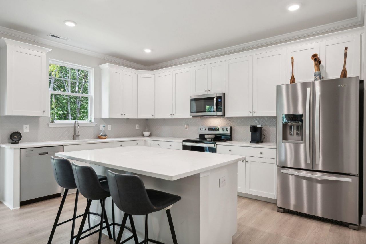 40 Avonwoods Dr, Staunton, VA 24401 Main Photo