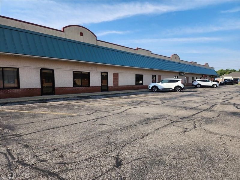 511 N Abbe Road, Unit E, Elyria, OH 44035 Photo 1