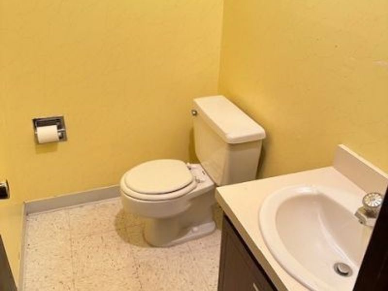 511 N Abbe Road, Unit E, Elyria, OH 44035 Photo 23