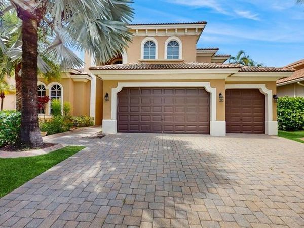 544 Edgebrook Lane, West Palm Beach, FL 33411