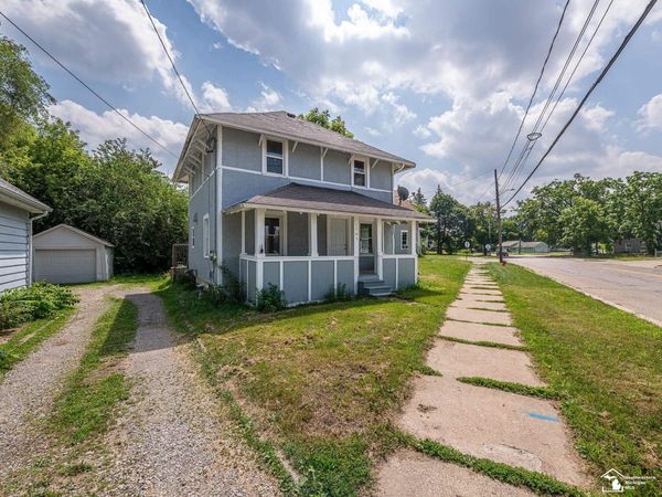 1105 Clinton Road, Jackson, MI 49202