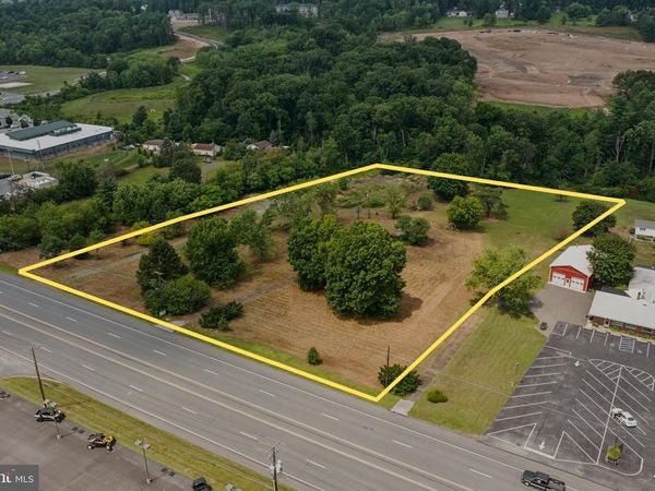 1193 CENTRE TURNPIKE, ORWIGSBURG, PA 17961