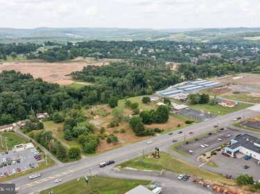 1193-95 CENTRE TURNPIKE, ORWIGSBURG, PA 17961