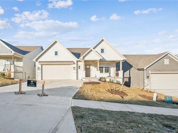 2156 Black Walnut Drive, Liberty, MO 64068