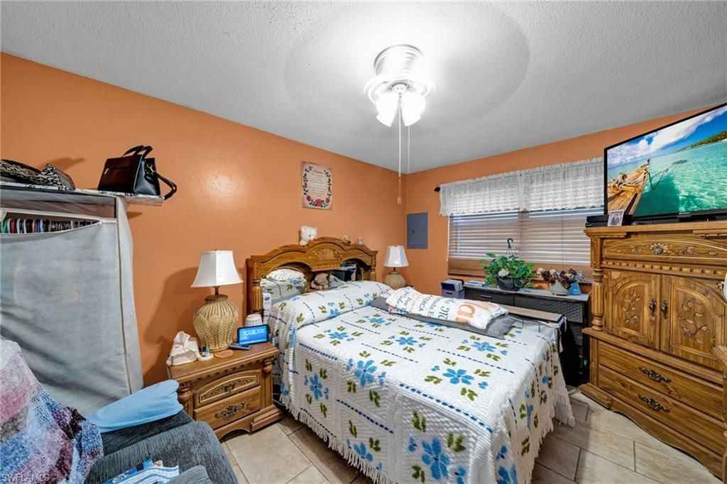 63 Tangelo Ct, Lehigh Acres, FL 33936 Photo