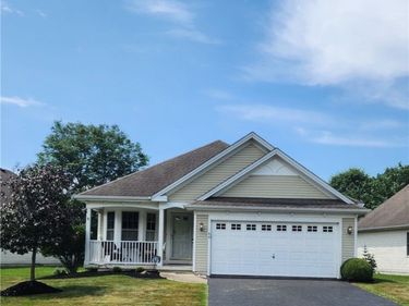 44 French Oaks Lane, East Amherst, NY 14051