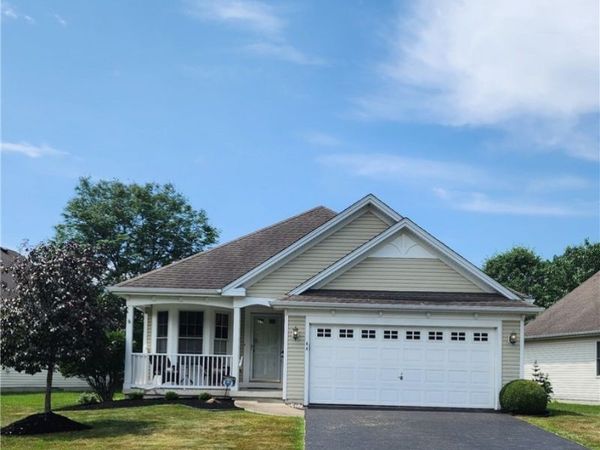 44 French Oaks Lane, East Amherst, NY 14051