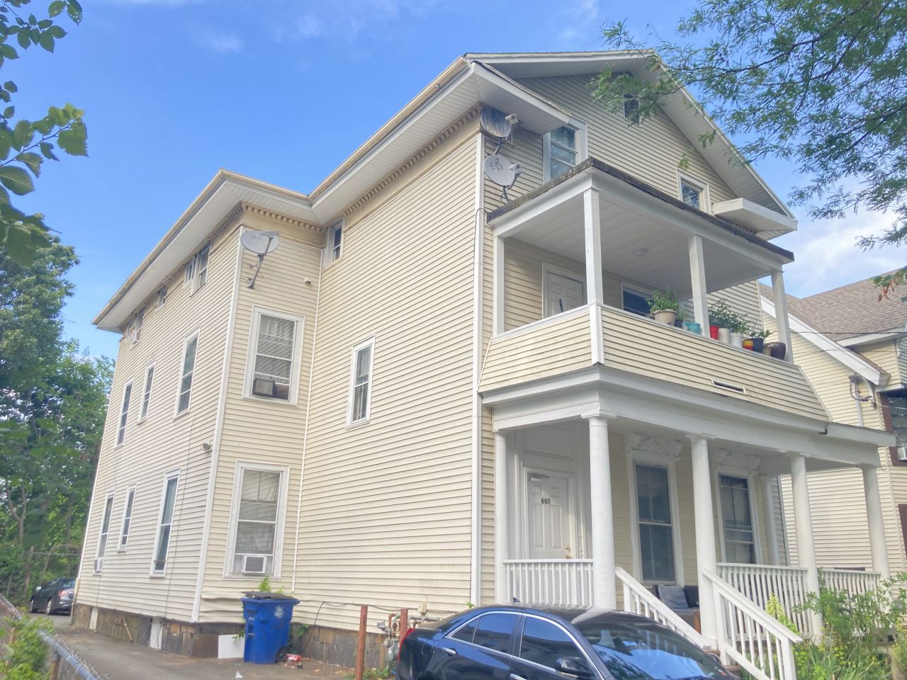607 Elm, New Haven, CT 06511 Main Photo
