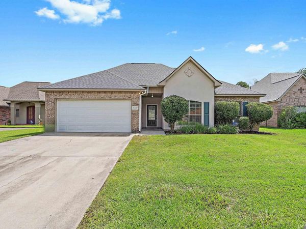 26222 Avoyelles Ave, Denham Springs, LA 70726