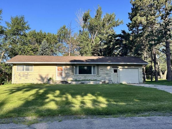 707 6TH AVENUE S, Clear Lake, SD 57226