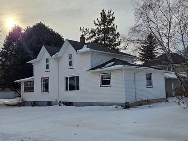 303 1st Street NW, New Richland, MN 56072