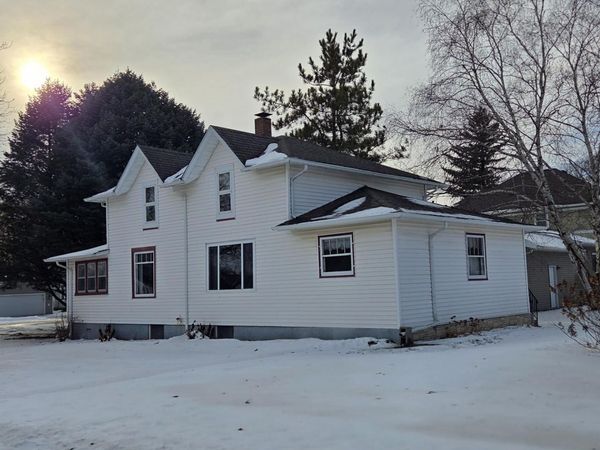 303 1st Street NW, New Richland, MN 56072