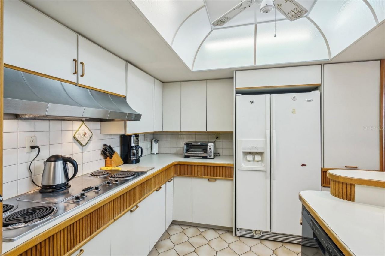 7400 Sun Island Drive S, Unit 802, South Pasadena, FL 33707 Photo