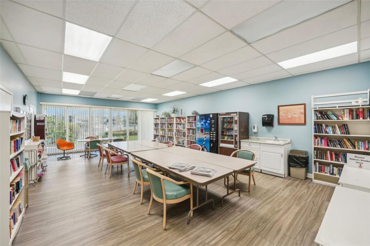 7400 Sun Island Drive S, Unit 802, South Pasadena, FL 33707 Photo