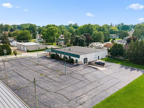 1828 PARK AVENUE, New Holstein, WI 53061