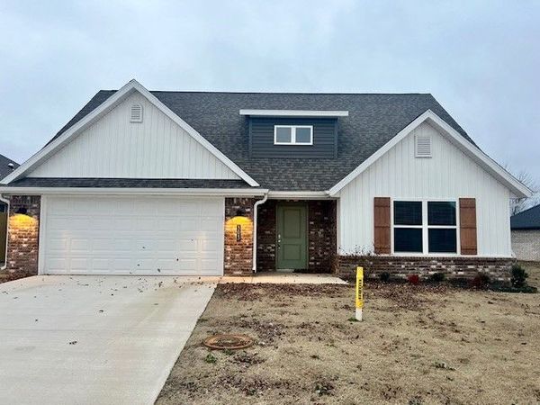 303 Pennington Avenue, Prairie Grove, AR 72753