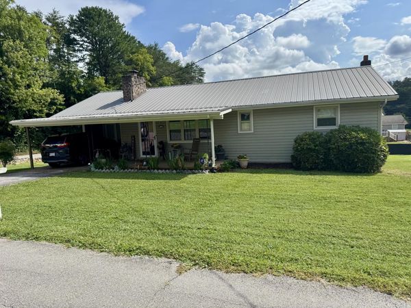 302 Buckingham Drive Drive, Newport, TN 37821