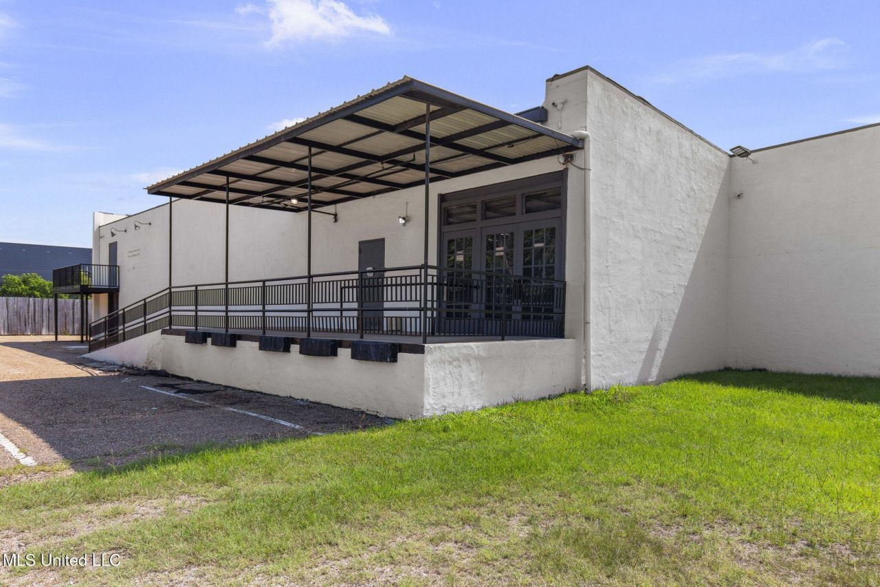 110 E South Street, Jackson, MS 39201 Main Photo