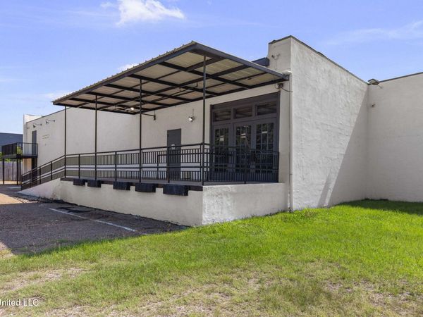 110 E South Street, Jackson, MS 39201