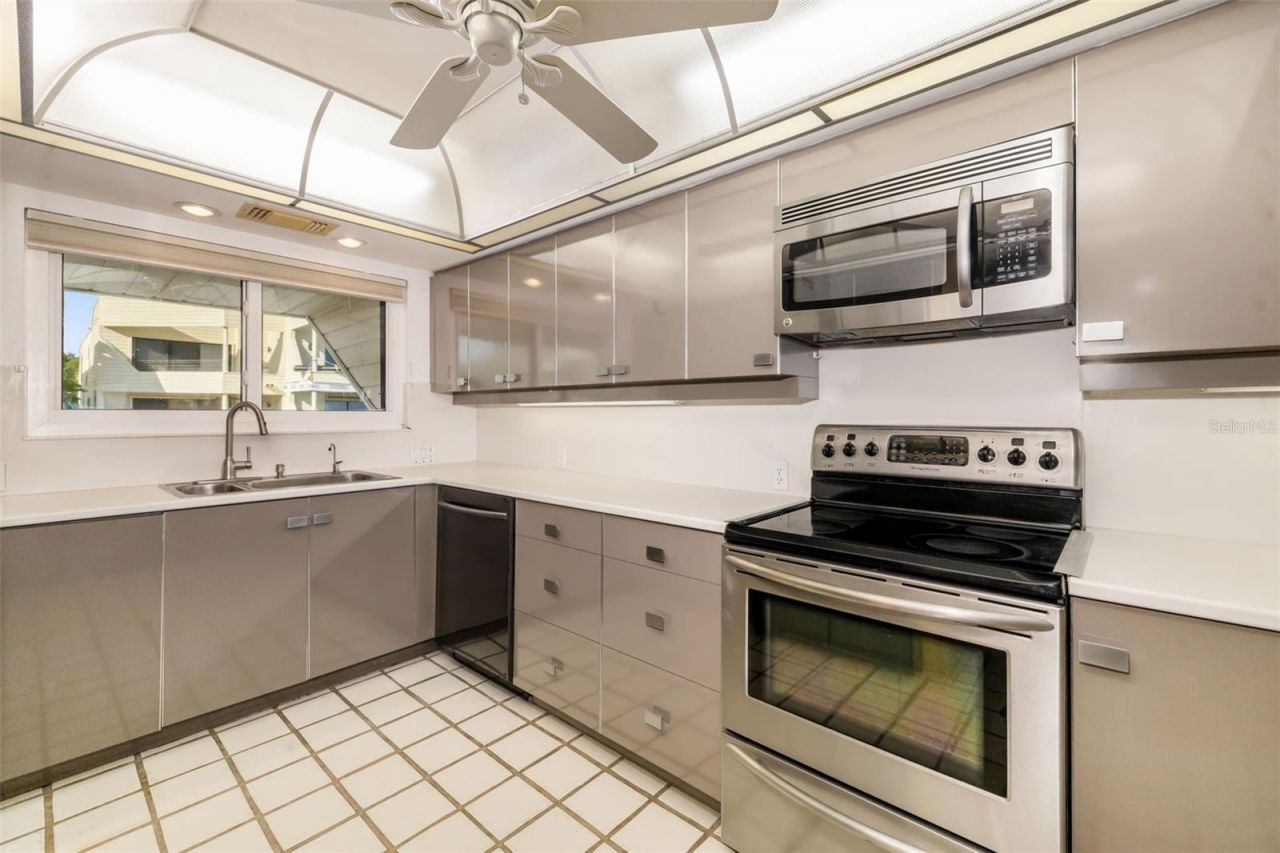 546a Beach Road, Unit A544, Sarasota, FL 34242 Photo